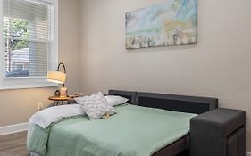Cozy And Spacious 4Br House With Pool In Tampa